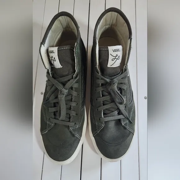 VANS The Lizzie Quilted Grape Leaf Green Skate High-Top. Size: 12 for Men's.
