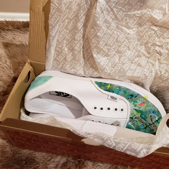 VANS True White and Green Authentic Canvas Skate Shoes