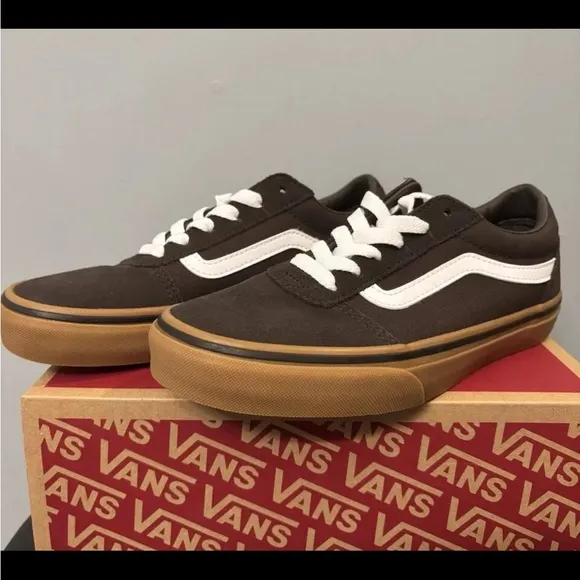 Vans Ward Boys' Side Stripe Skate Shoes Boy's Size: 4 Youth Turkish Brown