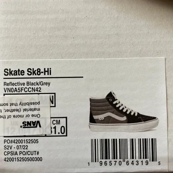 Vans WMNS Skate Sk8-HiReflective Black/GreyVN0ASFCCN42Sneakers