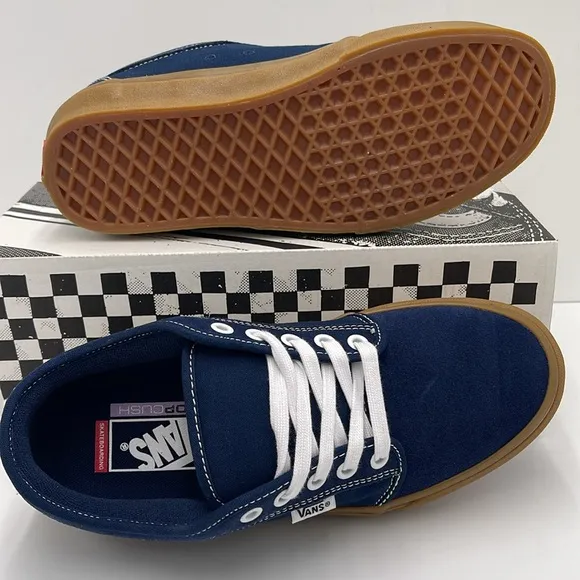 Vans WMNS Vans Blue Canvas Sneakers Skate Chukka LoDress Blues/GumVN0A4BX4FS1