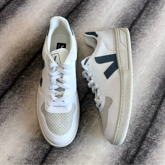 Veja V-10 White California Leather Low Top Sneakers
