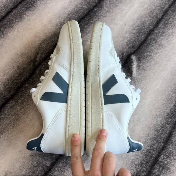 Veja V-10 White California Leather Low Top Sneakers