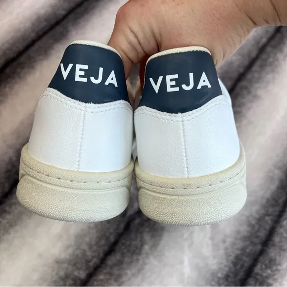 Veja V-10 White California Leather Low Top Sneakers