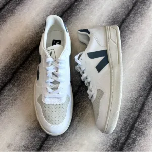 Veja V-10 White California Leather Low Top Sneakers