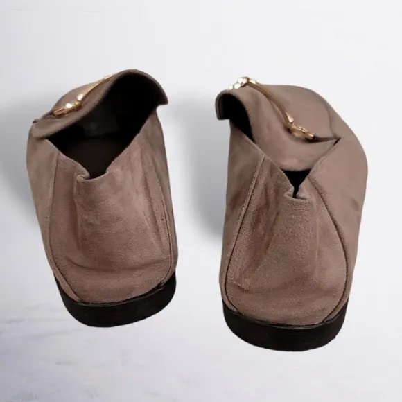 Vintage Havana Taupe Vegan Suede Slip On Shoes With Gold Hardware - Size 8.5