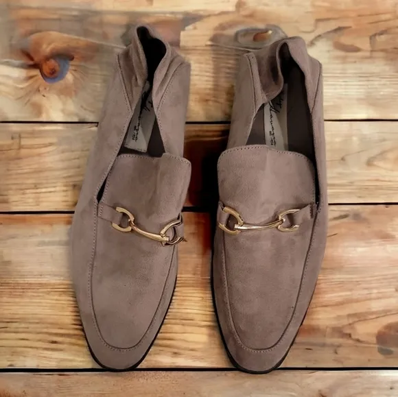 Vintage Havana Taupe Vegan Suede Slip On Shoes With Gold Hardware - Size 8.5