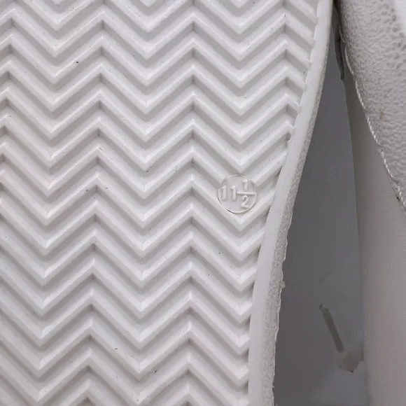VINTAGE HAVANA, TENNIS SHOES, “WHITE” WITH CAMOUFLAGE &amp; GLITTERING DESIGN, 11.5