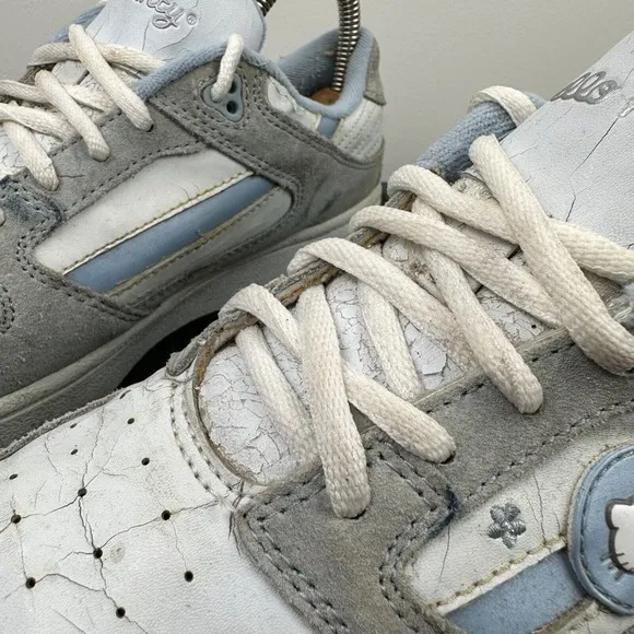 Vintage Hello Kitty Sanrio Skate Shoes Women's 7.5 2004 Gray Blue Flawed