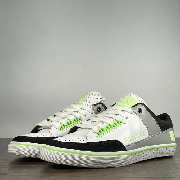 VISION STREET WEAR Super Trick Mens 9 VTG Y2K Skate Shoes Rare Wht/Blk/Grey/Grn