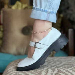 White leather comfortable sandals vintage style shoes Mary Jane style shoes