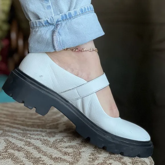 White leather comfortable sandals vintage style shoes Mary Jane style shoes