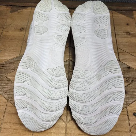 Womens ASICS Gel Nimbus 24 Pure Triple White Running Shoes 1012B201-100 Size 11