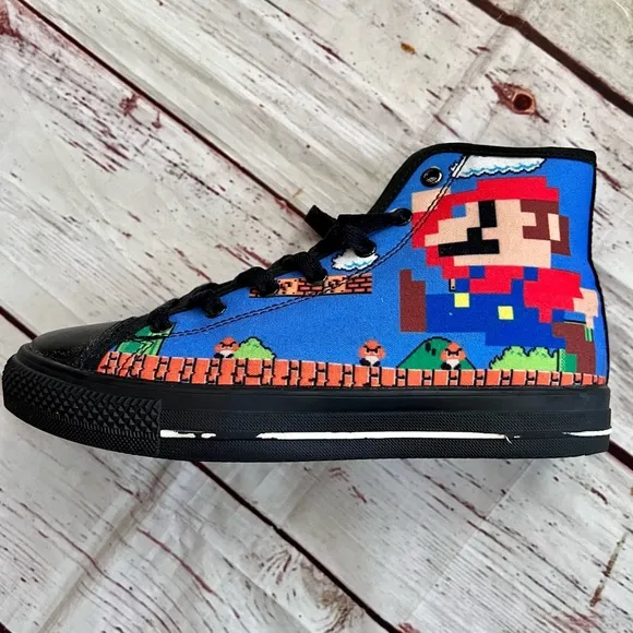 Youth Boys Super Mario Brothers High Top Canvas Sneakers size 3-3.5.