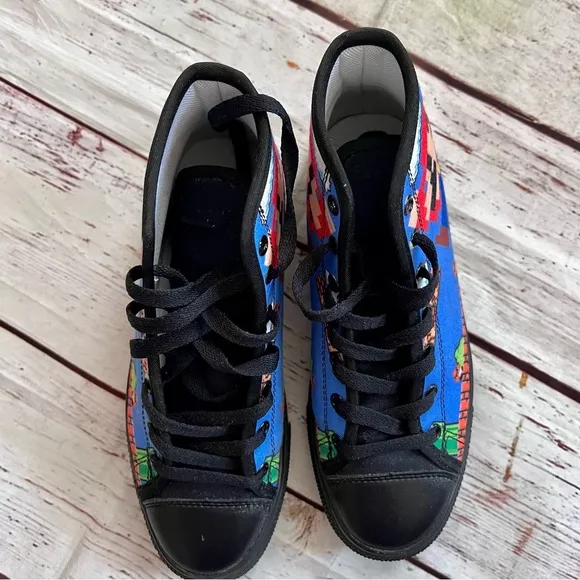 Youth Boys Super Mario Brothers High Top Canvas Sneakers size 3-3.5.