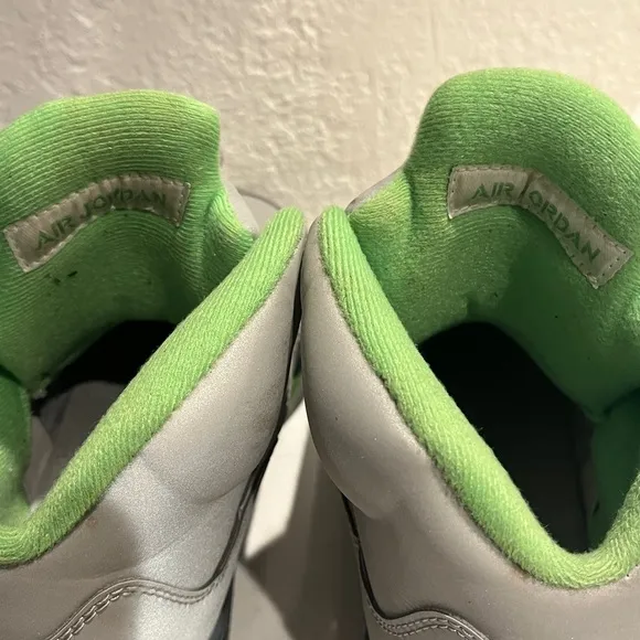 Youth size 6.5 Retro Jordan 5 Gren Bean Icey Gray kids shoes