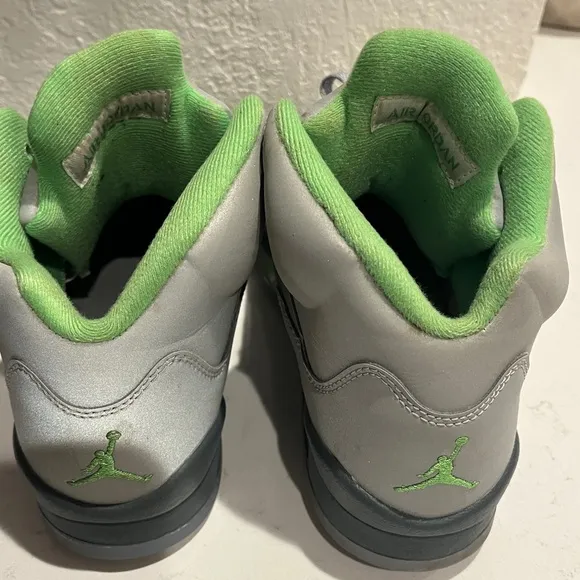 Youth size 6.5 Retro Jordan 5 Gren Bean Icey Gray kids shoes