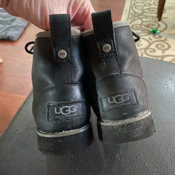 Youth UGG Maple II Black Boots Leather Waterproof Lace Up fleece Sherpa size 6