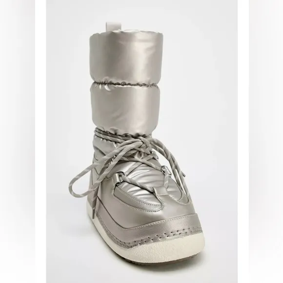 Zara NWT water repellent ski collection boots